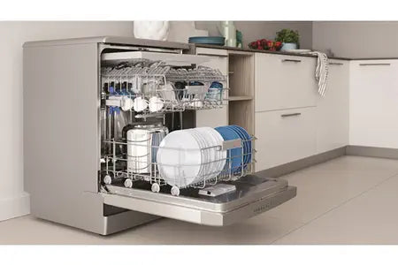 Máquina de lavar loiça de instalação livre Indesit I0FD641AX